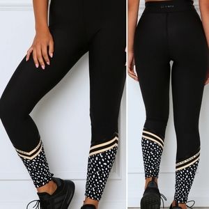 Sarah's Day Blackout Leggings
